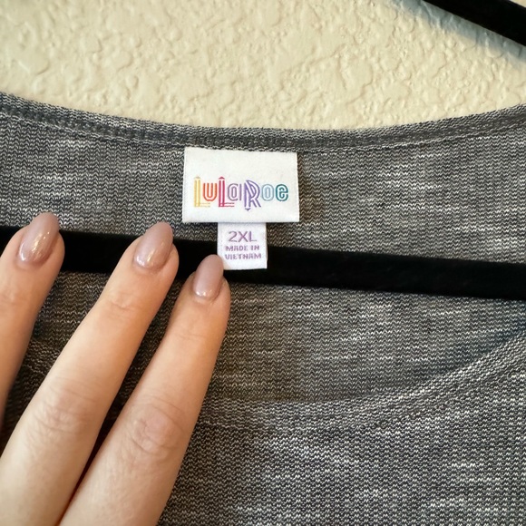 Lularoe plus size grey weathered tunic tshirt - Picture 4 of 5
